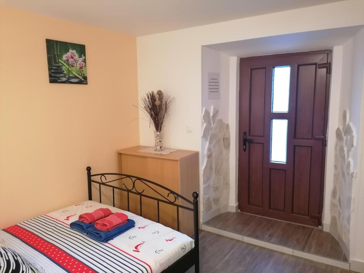 Stone House Apartamento Slatine Exterior foto